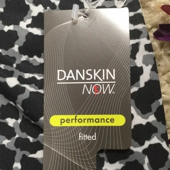 Danskin Now Performance Fitted Capris Size S/CH 6 - Picture 4 of 5